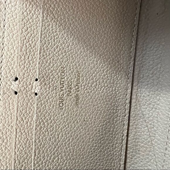 LOUIS vuitton zippy wallet in turtle dove - Picture 15 of 17